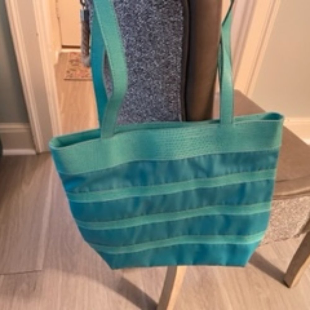 MAXX of New York Turquoise shoulder bag